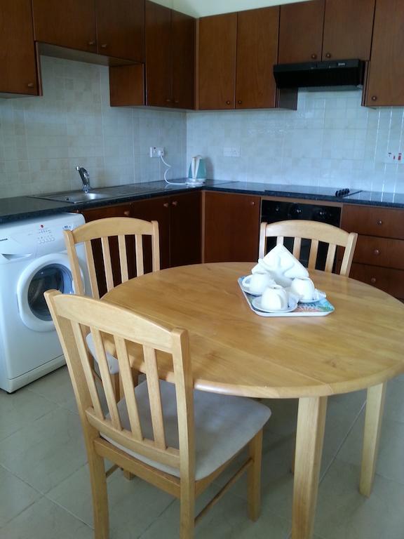 Byreva Apartments 파포스 객실 사진